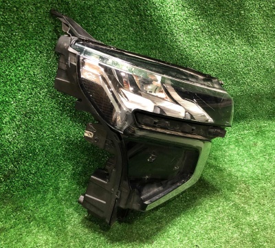 Фара передняя правая Chevrolet Tahoe 2021-н.в. 85547099 ; 84913580 ; 84934280 ; 85004144 ; 85123920 ; 84783470 ; 84832789 ; 84861513