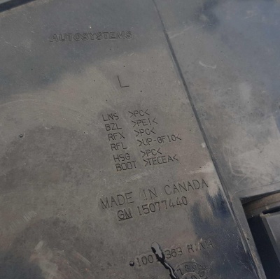 Фара передняя левая Chevrolet Avalanche 2001-2006 15136536; 10376594; 15077440; 15070004