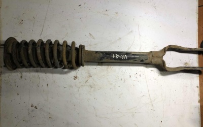 Амортизационная стойка передняя Jeep Grand Cherokee WK2 05168100AA 2011-2015 05168100AA