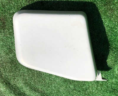 Накладка левая планки лобового стекла Hummer H2 2003-2009 15135993 ; 15162995 ; 15135985 ; 15162999 ; 15163005 ; 15162993 ; 15162997 ; 15163001