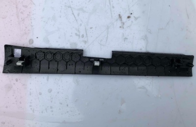 накладка торпедо пассажирская Jeep Renegade 2015-2021 7355793400