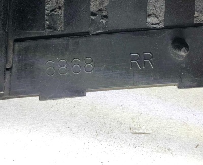 Накладка стойки задней правой двери Jeep Grand Cherokee WK2 2011 57010446AB