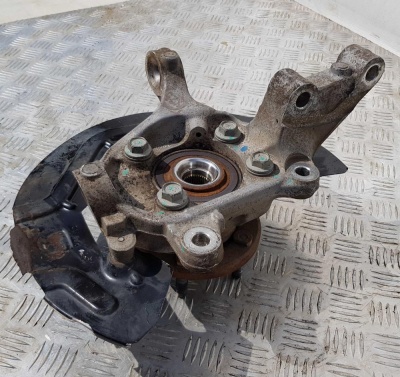 Кулак поворотный передний левый Ford Explorer 5 2011-2015 BB53 3K171 A; BB5Z 3K186 A