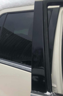 Накладка рамки пассажирской двери Lincoln Navigator /Expedition 2003-2017 2L1Z 7820982 AAA ; 7L14 7820554 AB/AA/AC ; 2L14 7820554 AD/AC