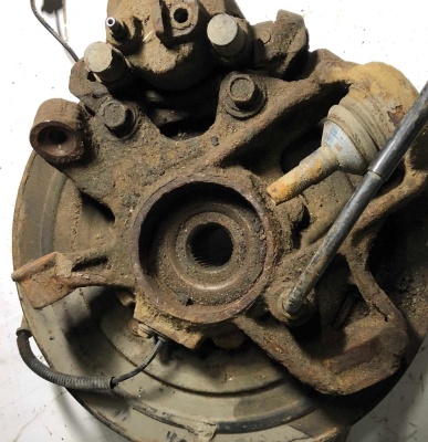 Кулак задний левый Jeep Grand Cherokee WK2 2011 68023801AD