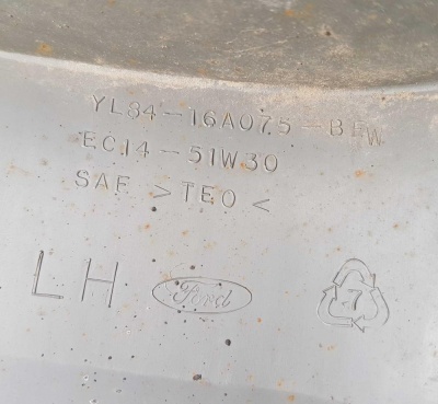 Молдинг/Накладка крыла переднего левого Ford Escape 2000-2007 YL8Z 16039; YL84 16A075