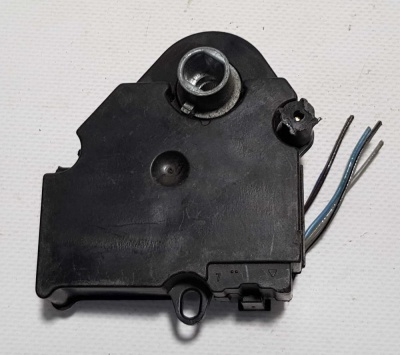 Моторчик заслонки отопителя Chevrolet Tahoe 1999-2006 52474810