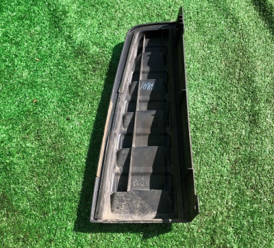 Накладка над задним фонарем правая Hummer H2  2003-2009 15189205 ; 15063031 ; 15206329