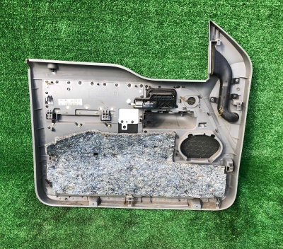 Обшивка пассажирской  двери Ford F-150 2004-2005 4L3Z 1823942 CA ; 5L34 1823942 FC/FB/FA  ; 4L34 1823942 FD/FC/FB/FA