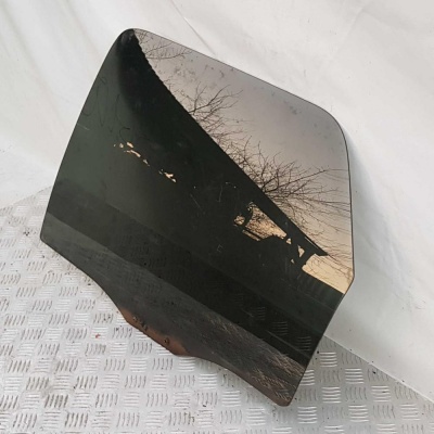 Стекло двери задней левой Ford Escape 2000-2007 5L8Z 7825713 AA; YL8Z 7825713 AA; 5L84 7825713 AA; EC1373511