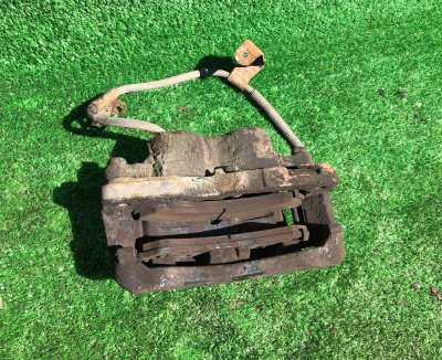 Суппорт тормозной передний правый Hummer H2 1999-2014 25846387 ; 18024109 ; 84394385