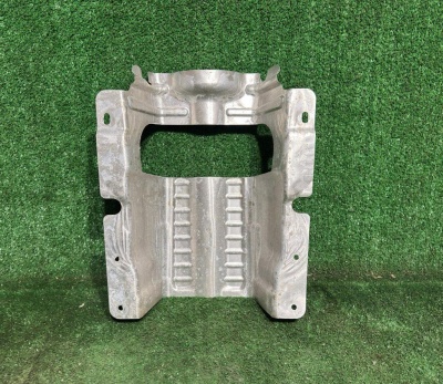 Тепловой экран глушителя Chevrolet Camaro 2016-2024 23444746