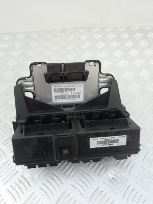 Блок распределения электропитания Jeep Grand Cherokee 2004-2010; 04692165AB