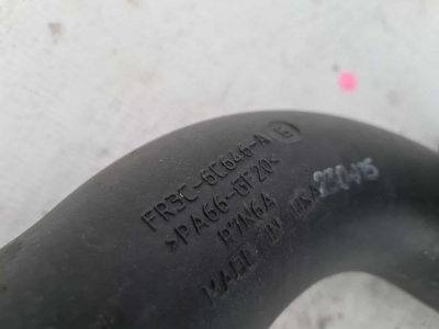 Патрубок интеркулера правый верхний с клапаном By-pass Ford Mustang 2015-2020 CJ5Z 9U465 A; FR3Z 6C646 A/C; FR3C 6C646; CJ5G 9U465 BA