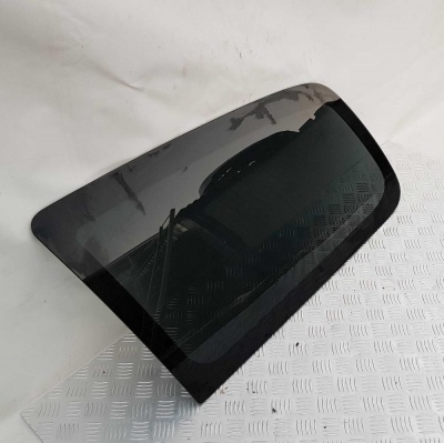 Стекло задней форточки левое Dodge Durango 2004-2009 55362473AA; 55362471AA; 55362473AB; 55362471AB