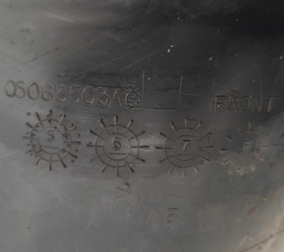 Подкрылок/Локер передний левый Chrysler 300C 2004-2011  5065503AC;  5065503AD