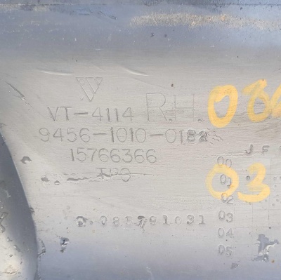 Накладка порога правая Chevrolet Tahoe 1999-2006 15766366