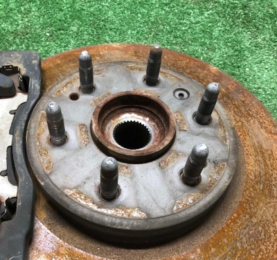 Ступица передняя Chevrolet Tahoe / Escalade 2015-2019 23356814 ; 23498357 ; 20971870