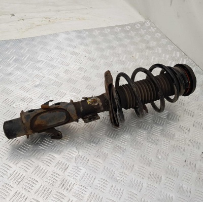 Амортизационная стойка передняя правая Chevrolet Camaro 2013-2015 22922603; 92245257; 92195450