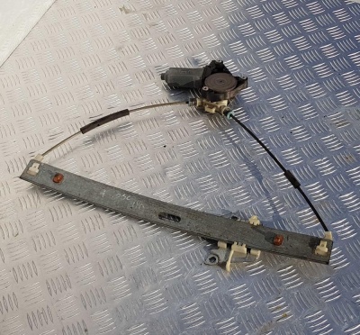 Стеклоподъемник передний левый Ford Escape 2000-2007  2L8Z 7823201 BA