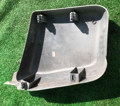 Накладка левая планки лобового стекла Hummer H2 2003-2009 15135993 ; 15162995 ; 15135985 ; 15162999 ; 15163005 ; 15162993 ; 15162997 ; 15163001