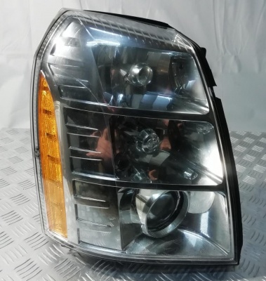 Фара передняя правая (с дефектом) Cadillac Escalade 2006-2014; 25897649; 25809364; 15200047; 15916968