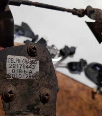 Датчик положения подвески передний Chevrolet Tahoe 2004-2010 15128649