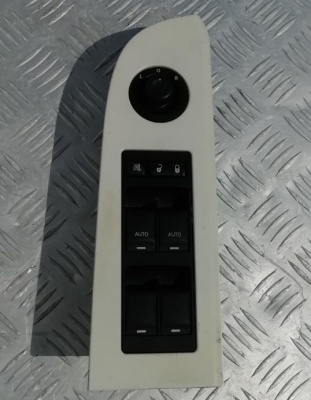 Блок управления стеклоподъемником передний левый Jeep Grand Cherokee 2004-2010; 04602781AA; 4602736AA