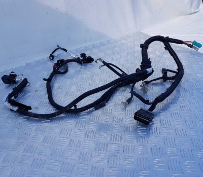 Коса проводки подкапотная от аккумулятора Ford Explorer 5 DB5Z 14300 B; DB5T 14B060 BF