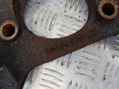 Поворотный кулак передний левый Chevrolet Tahoe 1999-2006 15178161; 19257048