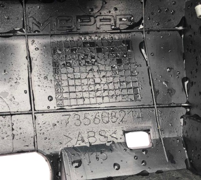 Накладка декоративная на торпедо Jeep Renegade 2015-2023 735608214