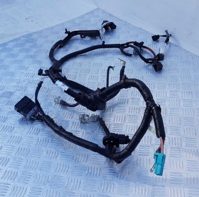 Коса проводки подкапотная от аккумулятора Ford Explorer 5 DB5Z 14300 B; DB5T 14B060 BF