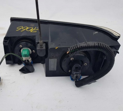 Фара передняя правая Chevrolet Avalanche 2001-2006 15136537; 15077441; 15070005; 10376595