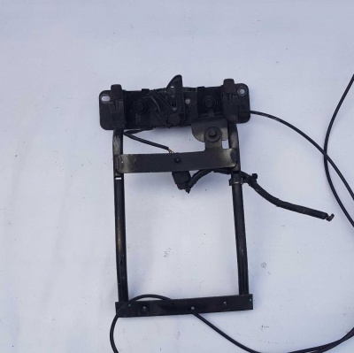 Кронштейн замка капота Cadillac SRX 2009-2016 22826611; 25876364