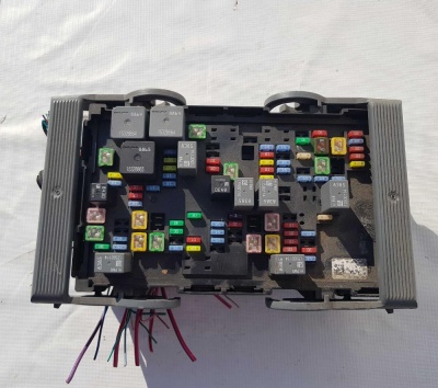 Блок предохранителей Cadillac Escalade 2006-2014 19210436; 19210437; 22798217; 25941368