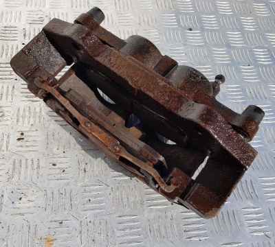 Суппорт тормозной передний левый Lincoln Navigator / Expedition 2007-2017 8L1Z 2B121 AA; 7L14 2B302 A; AL3Z 2B121 AA