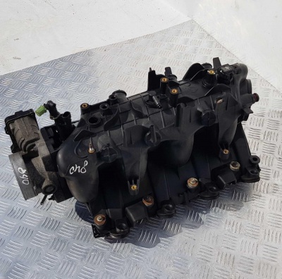 Впускной коллектор Chevrolet Tahoe 1999-2006 (5.3L) 18726543
