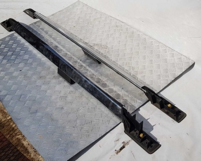 Рейлинги на крышу (комплект/хром) Ford Explorer 4 2006-2010 5L2Z 7855114 DAA; 5L2Z 7855115 DAA; 4C5Z 7855114 BAA; 4C5Z 7855115 BAA