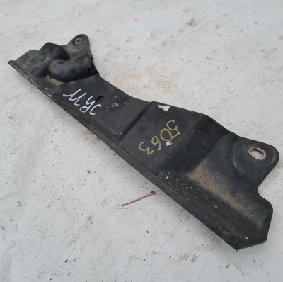 Защитный щиток бензобака правый верхний Ford Mustang 2015-2020 FR3Z 9B007 A; FR3C 9N226 AB