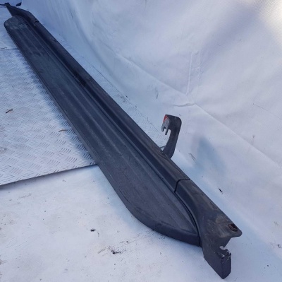 Порог правый (с дефектом) Chevrolet Suburban 2006-2014 15914677; 15105388