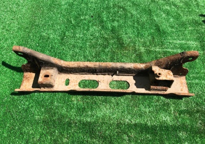 Балка Chevrolet Express 2003-2006 88982351