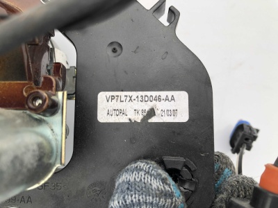 Фара противотуманная Lincoln Navigator 2005-2020 4F9Z 15200 AA ; 4F93 15K201 AA ; 2N11 15201 AB ; 7L7X 13D046 AA