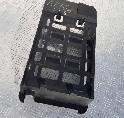 Крышка АКБ Cadillac SRX 2009-2016 23143478; 22940366; 20910119; 20882007