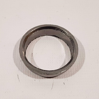 Кольцо уплотнительное приемной трубы глушителя Ford Explorer (4.0L) 1991-2010 Mahle F10085; E9TZ 5E241 A; E97A 5E241 AB; E5RY 5E241 A; E6DZ 5E241 A; ZZL040305