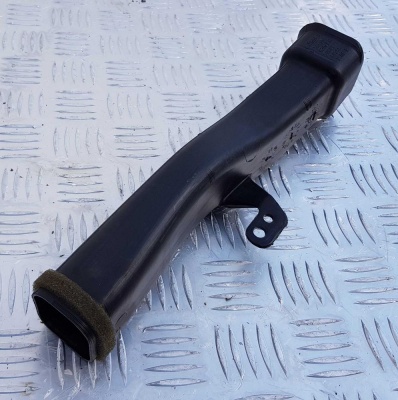 Воздуховод под панелью торпедо правый промежуточный Ford Explorer 5 BB5Z 19E630 С; BB53 19E630 AС