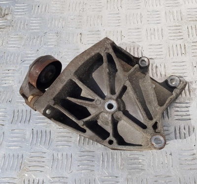 Кронштейн компрессора кондиционера Chevrolet Tahoe 1999-2006 12643257; 12554026