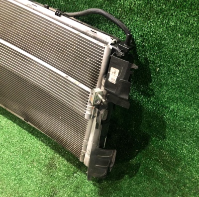 Радиатор основной Chevrolet Tahoe / Escalade 2021-н.в 85575817