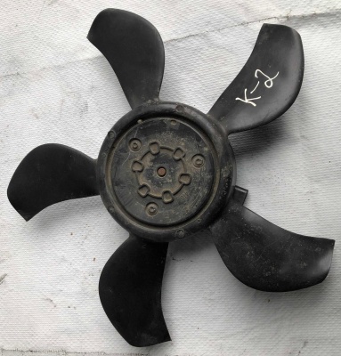 Вентилятор радиатора охлаждения левый Cadillac Escalade / Tahoe 2014-2020 84390613 ; 23123633