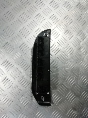 Блок управления стекдоподъемниками Chevrolet Tahoe 2006-2014 15906881; 20835553