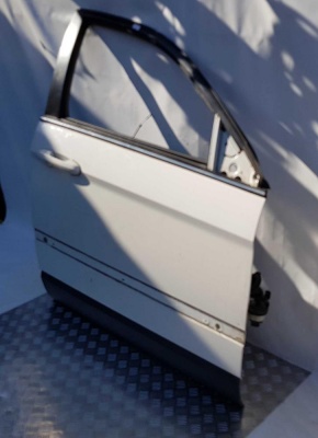 Дверь передняя правая Chrysler Pacifica 4894182AE